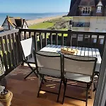 Sur La Plage-beachside Retreat