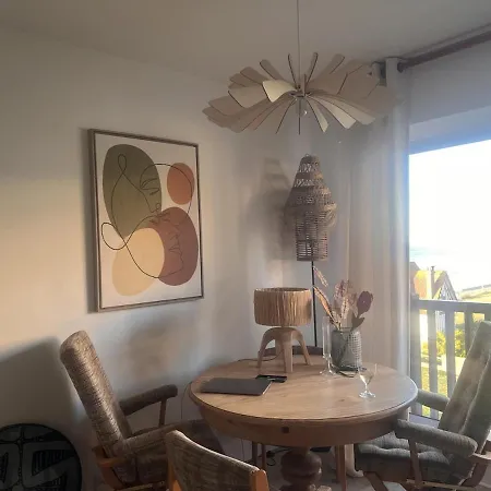 Sur La Plage-beachside Retreat